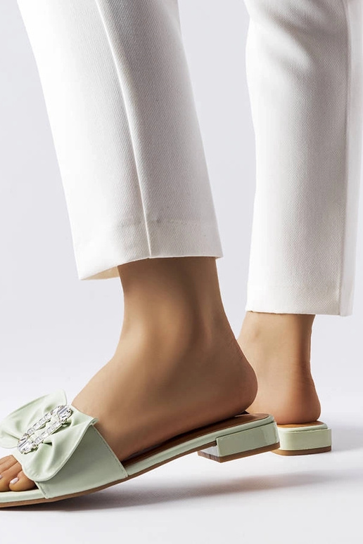 Sandalias elegantes verdes con...