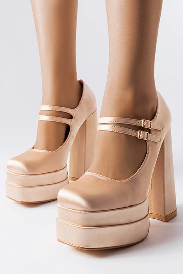 Zapatos de salón beige con...