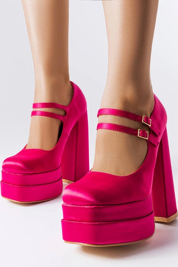 Zapatos de tacón alto color...