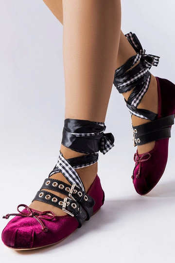 Bailarinas burdeos con...
