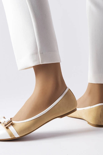 Zapatos blanco-beige con...