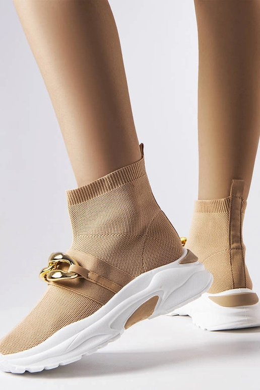 Zapatillas deportivas con cadena...