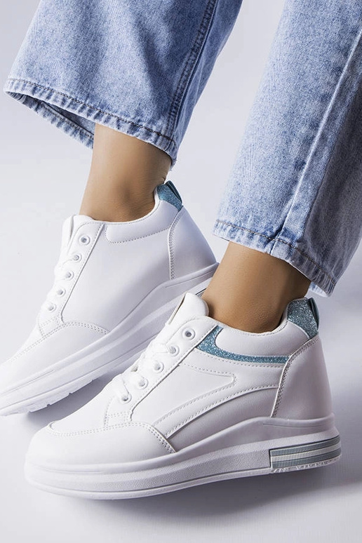 Zapatos deportivos blancos con... Zapatos deportivos blancos con...