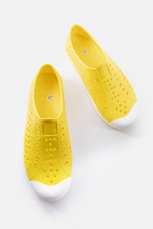 Chanclas de piscina infantiles...