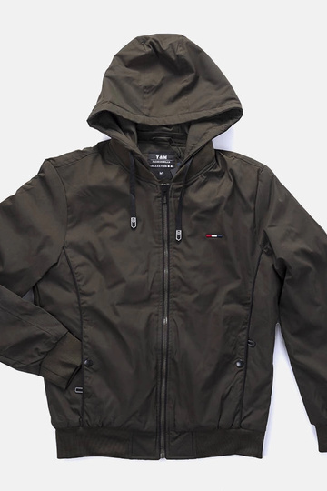 Cortavientos con capucha...