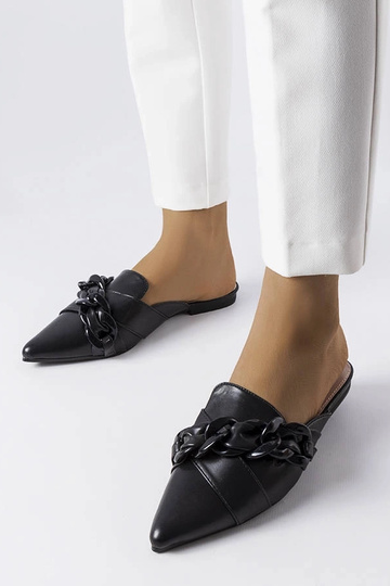 Chanclas negras elegantes con cadena Patenaude