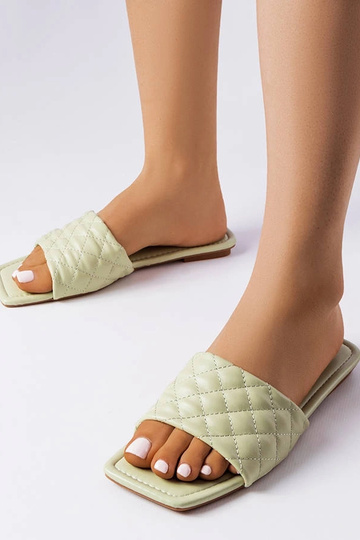 Chanclas elegantes acolchadas Labrie de color verde