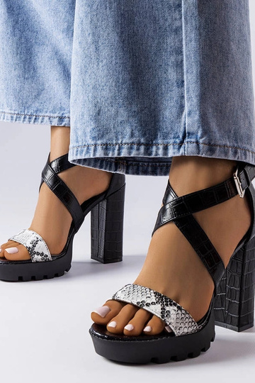 Sandalias blancas con... 2