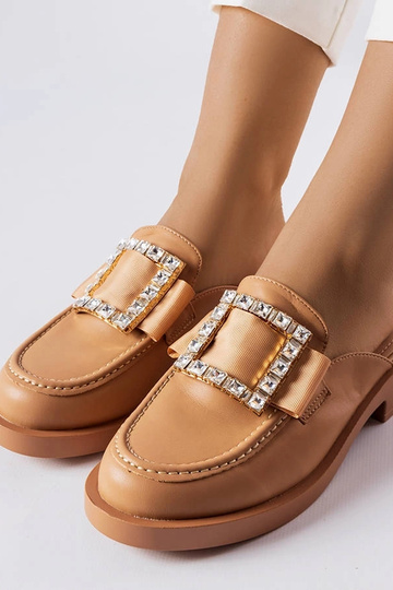 Chanclas marrones con punta cerrada Columbus 2