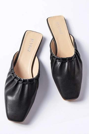 Mules negros con volantes... 2