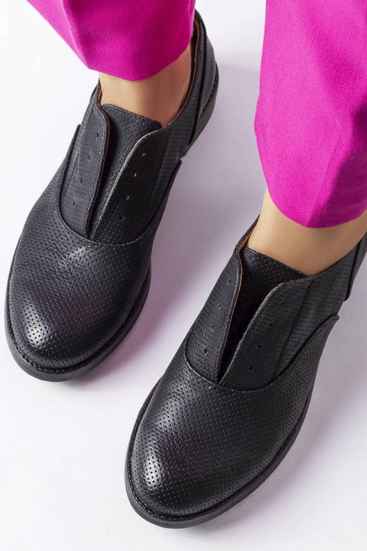 Zapatos Kairaouani negros perforados