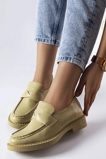 Mocasines elegantes de piel verde con suela gruesa Élodie