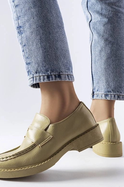 Mocasines elegantes de piel verde con...