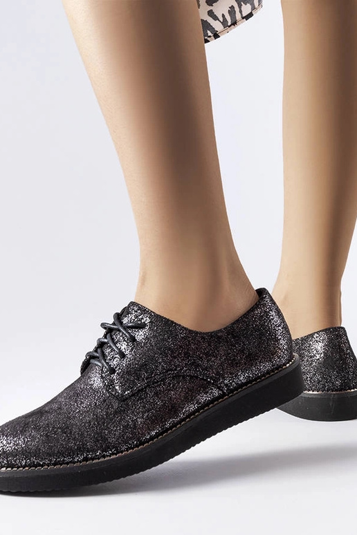 Zapatos de cementerio con brocado...