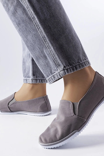 Zapatillas deportivas... 2