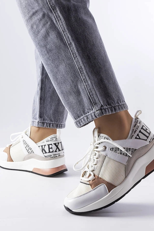 Zapatillas blancas y rosas Vinceza