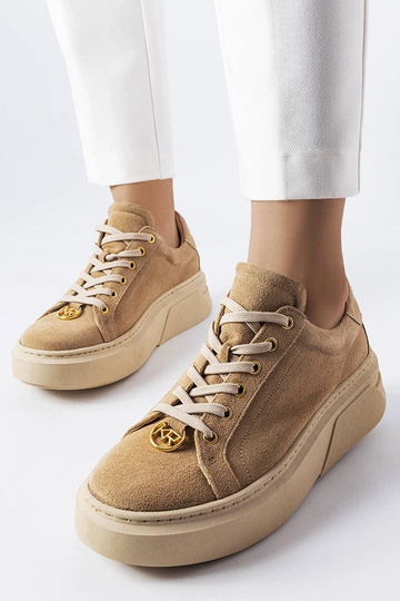 Zapatillas deportivas de gamuza color arena, "Karino"