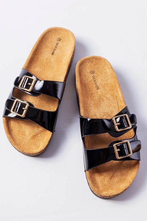 Chanclas negras con suela de corcho...