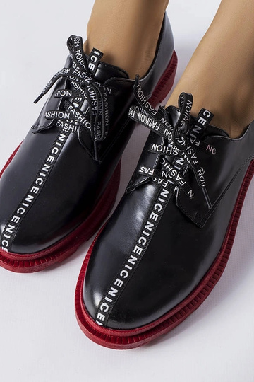 Botas negras de media caña... 2