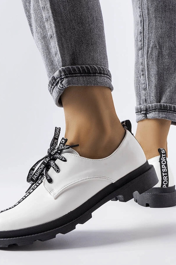 Botas blancas de media caña... 2