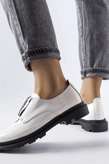 Zapatos Legget de charol blanco 2