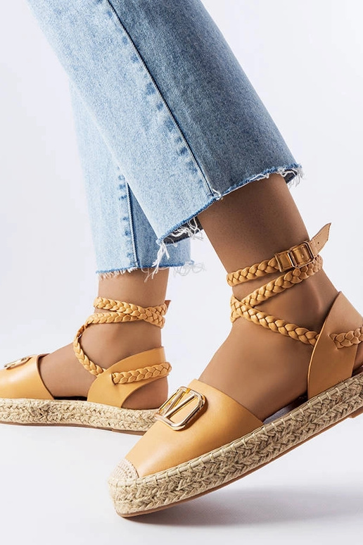 Espadrilles marrones con cordones,...
