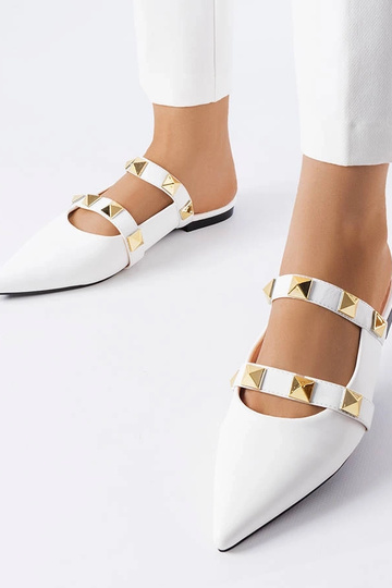 Mules blancos de punta...