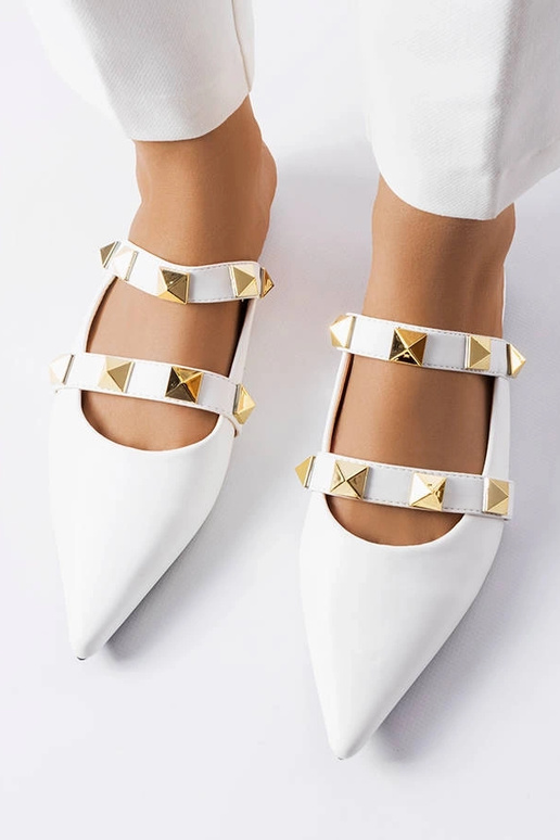 Mules blancos de punta puntiaguda...