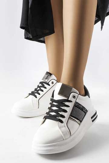 Zapatillas blancas y negras con circonitas Xarles