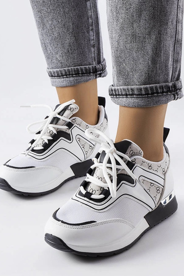 Zapatillas blancas con elementos dorados Bedord