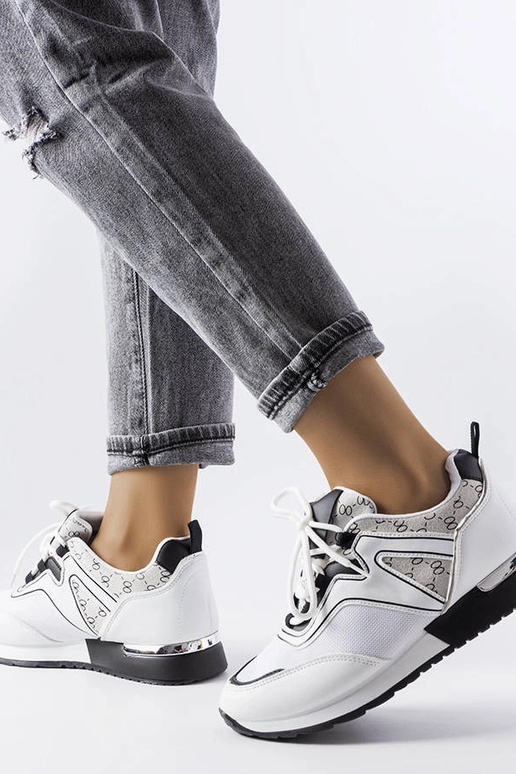 Zapatillas blancas con elementos...