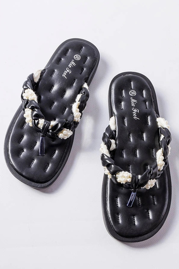 Chanclas negras decoradas... 2