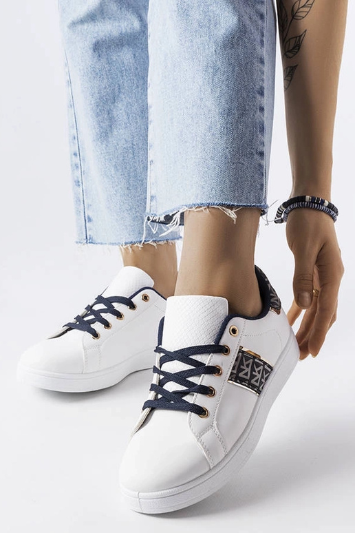 Zapatillas blancas con parte superior...