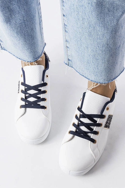 Zapatillas blancas con parte superior...