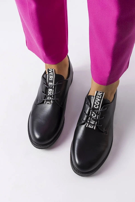 Zapatos Edmonton negros con cordones