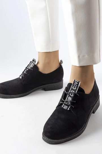 Bailarinas negras de ante...