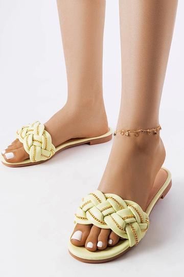 Chanclas elegantes de color verde Correra