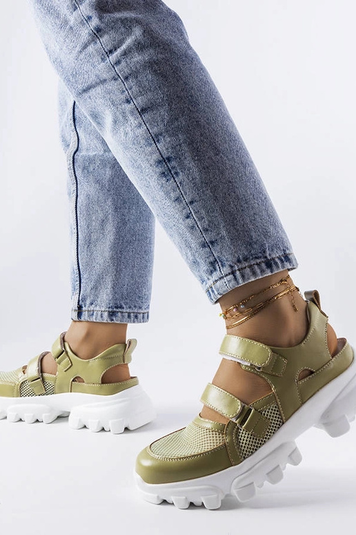 Zapatillas verdes con suela Djurs... Zapatillas verdes con suela Djurs...