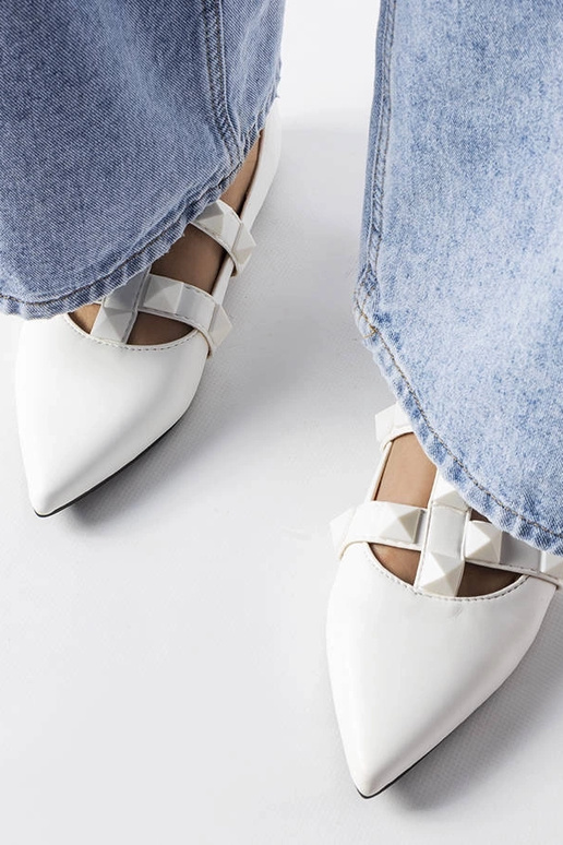 Bailarinas blancas con espectacular... Bailarinas blancas con espectacular...