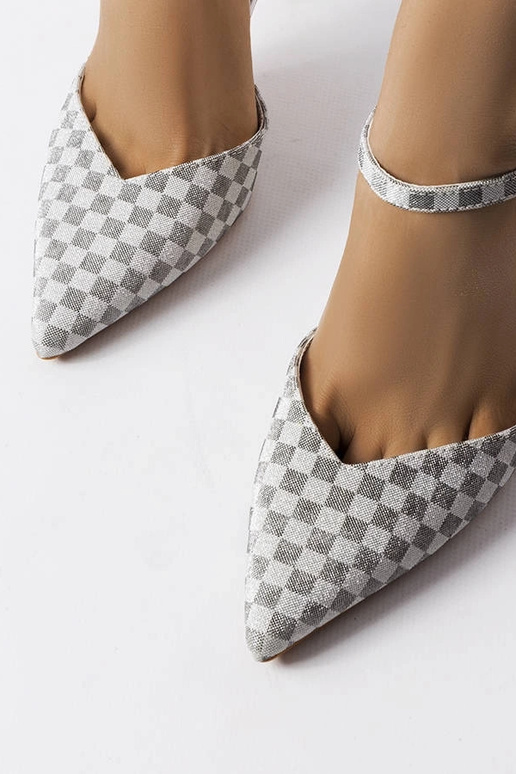 Tacones grises brillantes con...