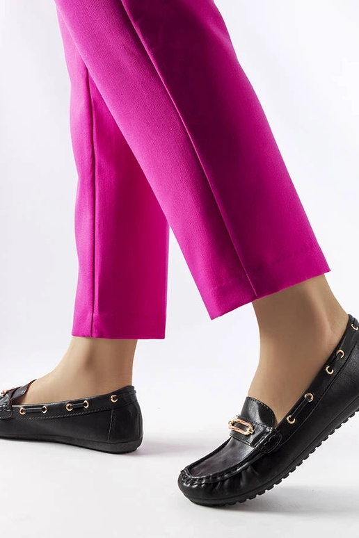 Mocasines negros decorados con...