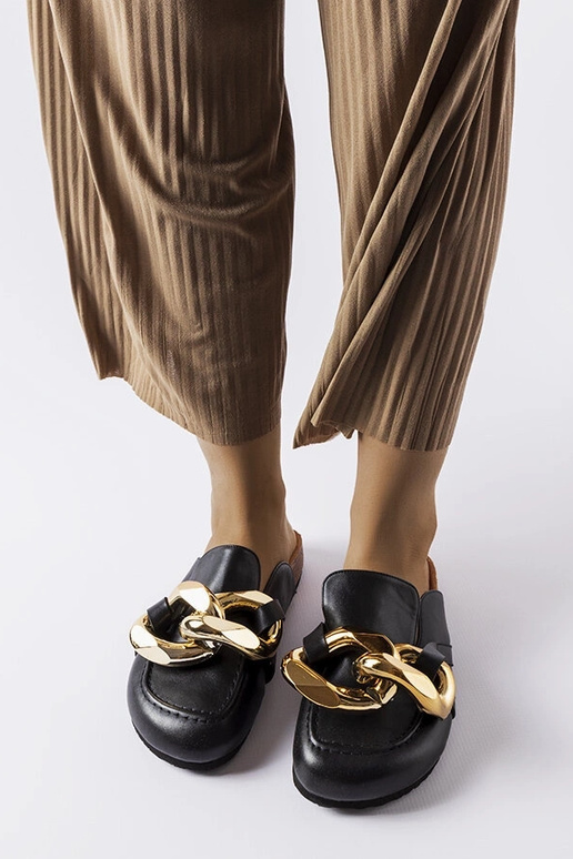 Chanclas negras con cadena de Christelle