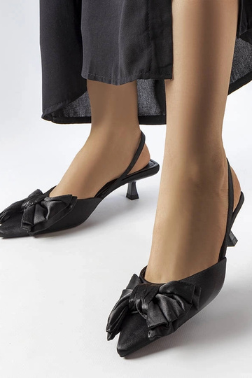 Tacones negros con lazo,...