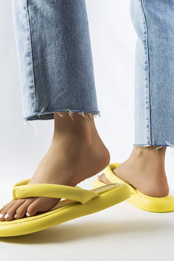 Chanclas Smithfield amarillas con suela gruesa 2