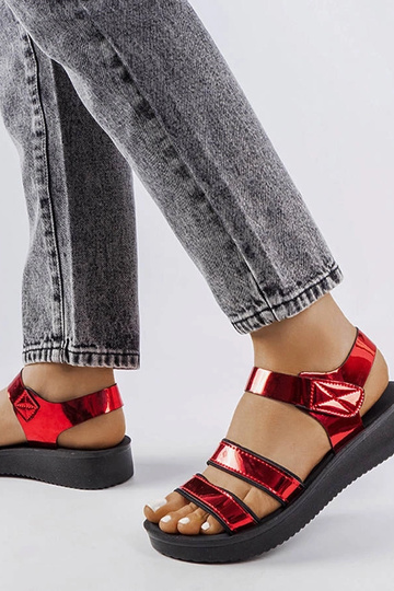 Sandalias Brices de piel de charol roja
