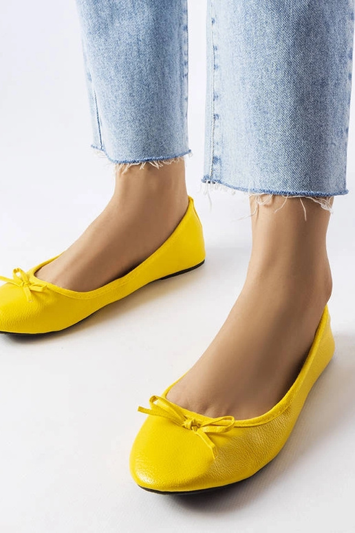 Bailarinas amarillas con lazo,...