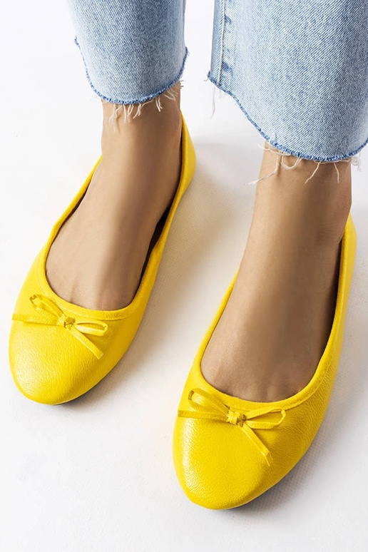 Bailarinas amarillas con lazo,...