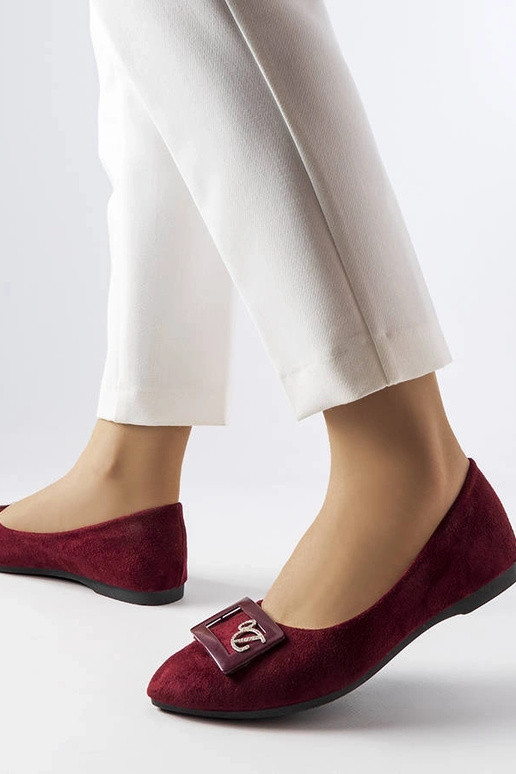 Bailarinas burdeos decoradas con... Bailarinas burdeos decoradas con...