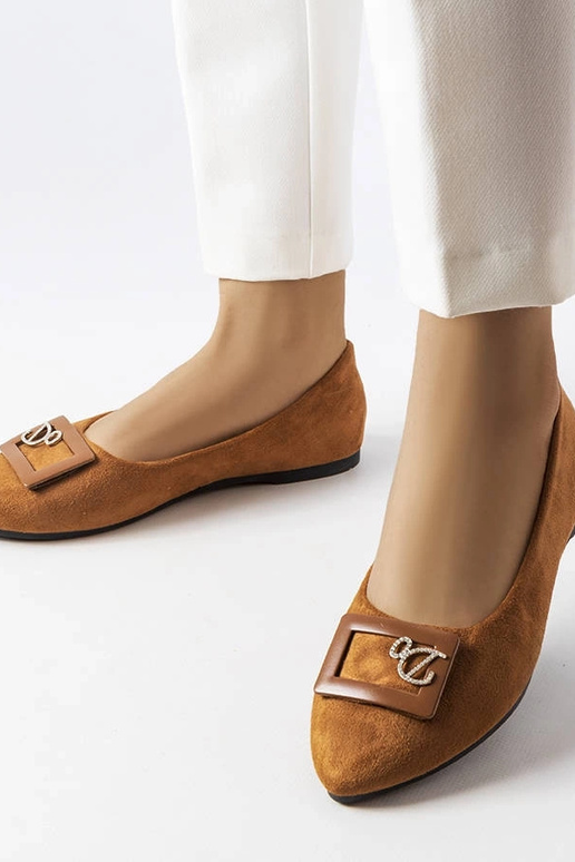 Bailarinas marrones decoradas con... Bailarinas marrones decoradas con...