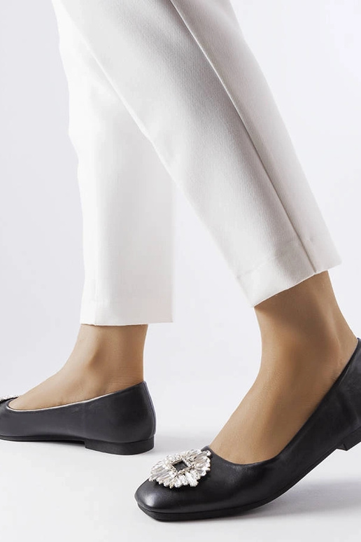 Bailarinas negras con broche de Miren